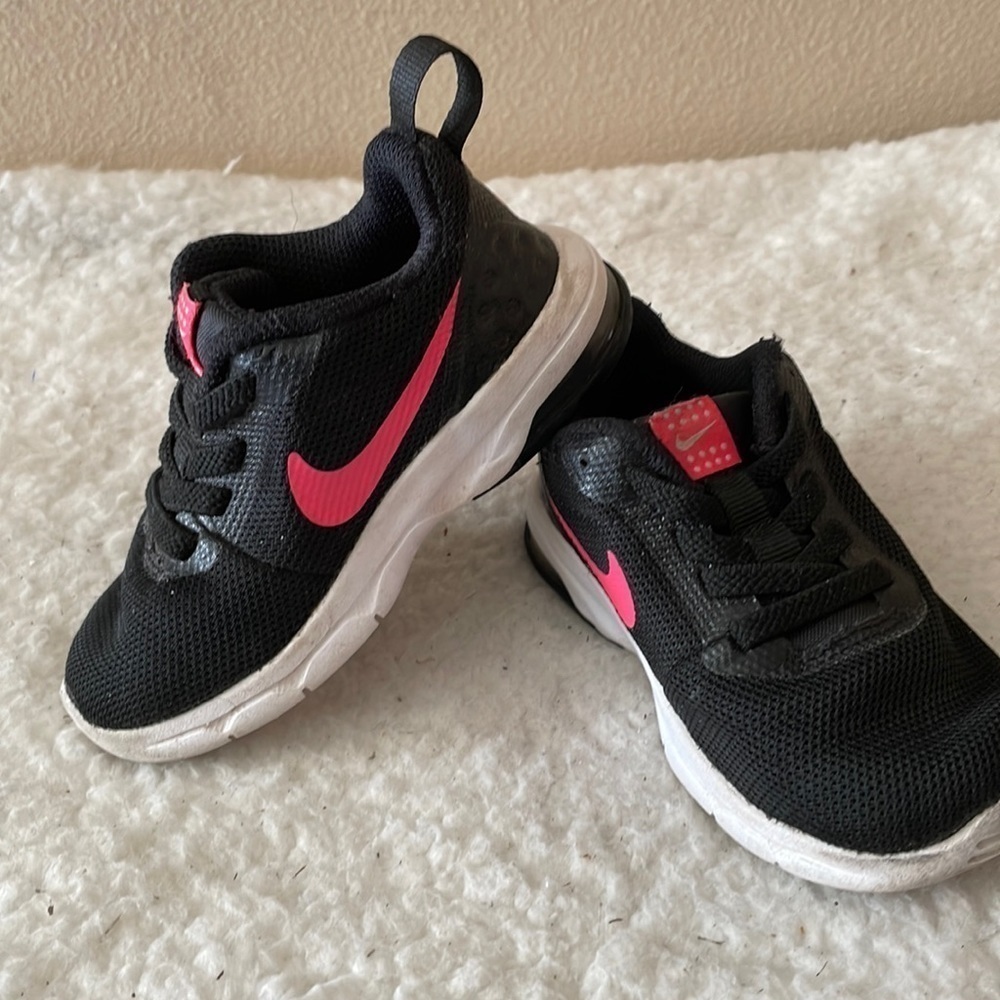 NIKE Air Sneakers Size 6C